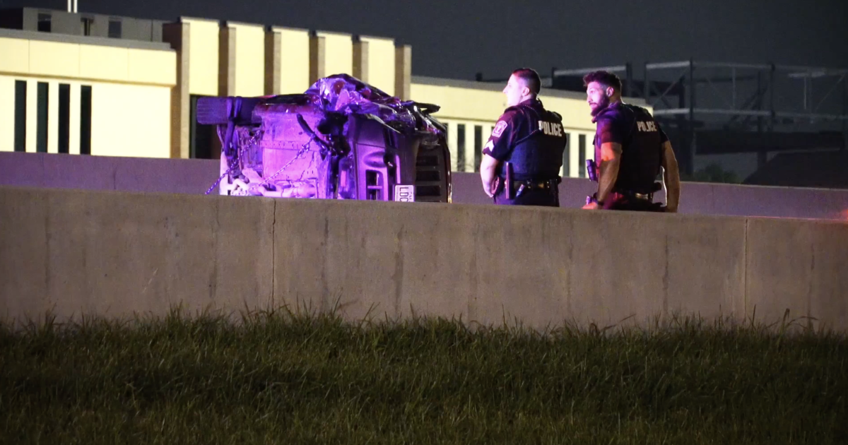 Merriam police cruiser hit by vehicle while conducting highway traffic stop - Vimarsana News