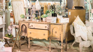 Spring shopping at Vintage Market Days