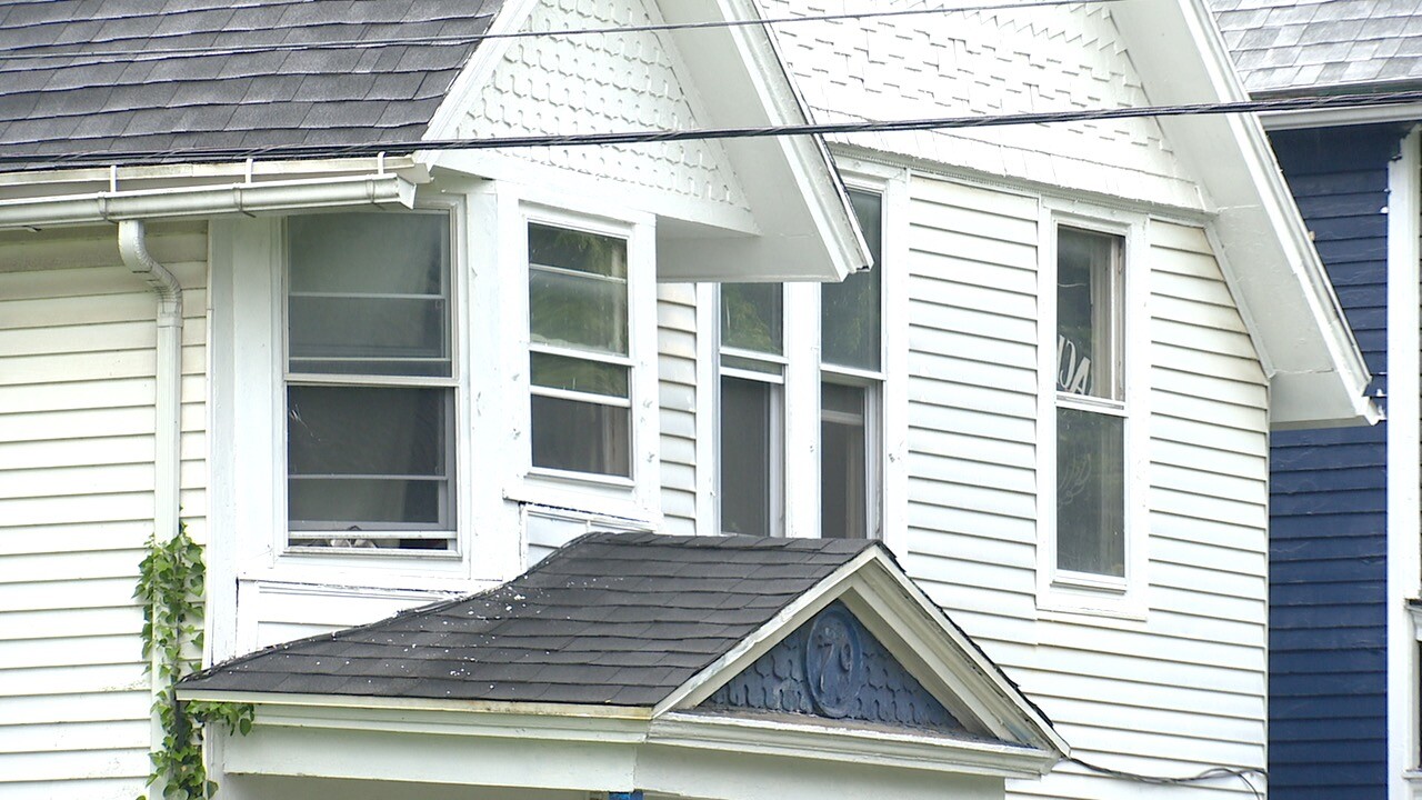 HOUSESHOT.jpg