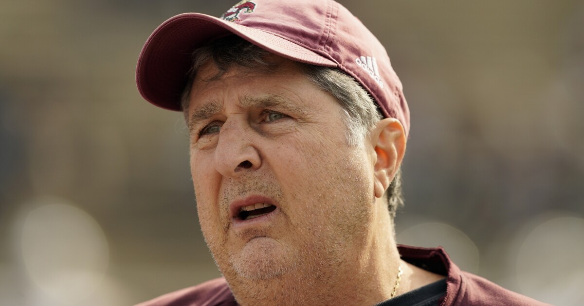 MSU's Mike Leach, pioneering football coach, dies at 61