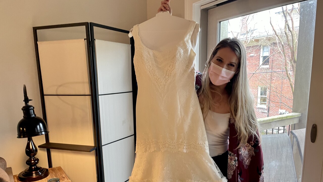 Norfolk woman looking to donate wedding dress to new bride Norfolk woman looking to donate wedding dress to new bride