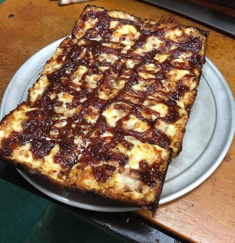 Loui's Four Square Pizza