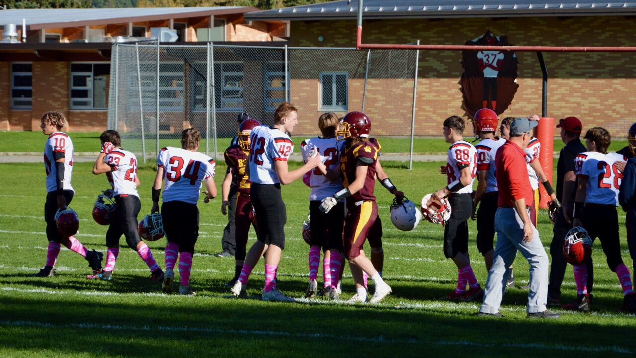 Noxon and Lima football players