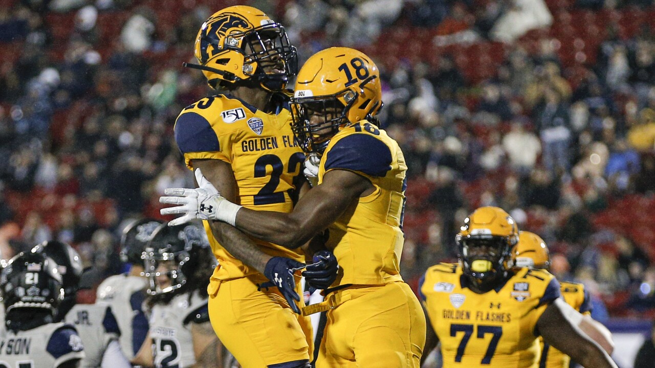 Kent State Golden Flashes Defeat Utah State 51 41 In Frisco Bowl