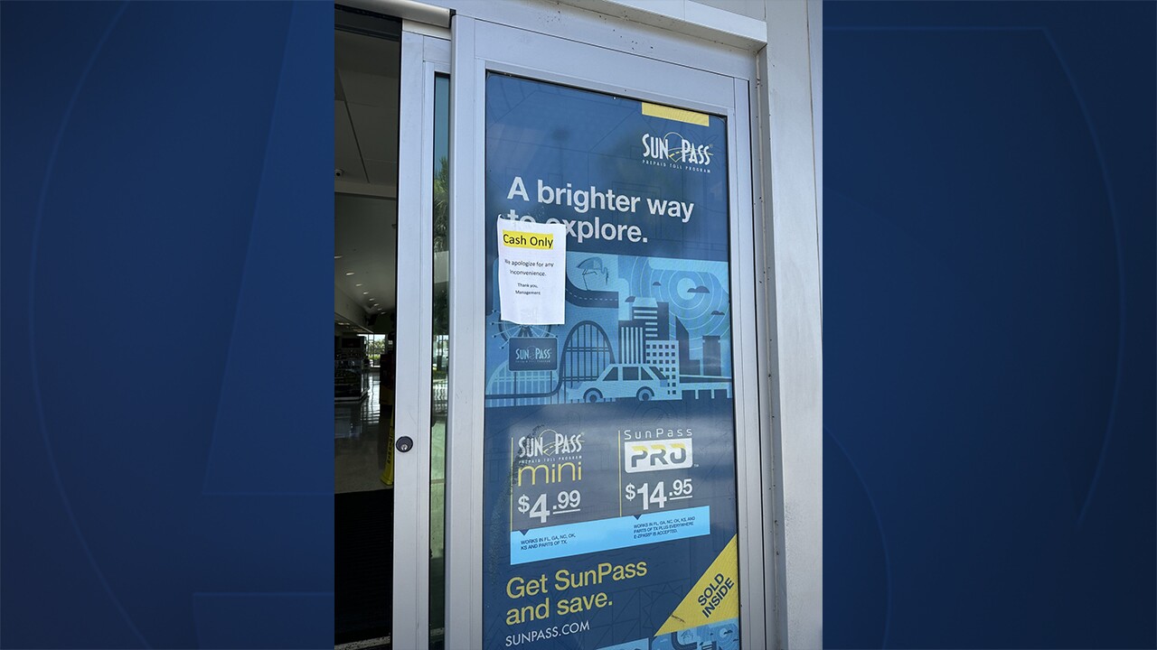 A Cash Only sign at a service plaza on Florida's Turnpike in West Palm Beach on July 19, 2024 (1).jpg