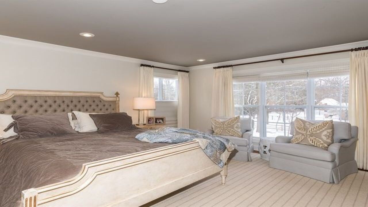 GALLERY: Matt Hasselbeck selling 1.5M Indy house