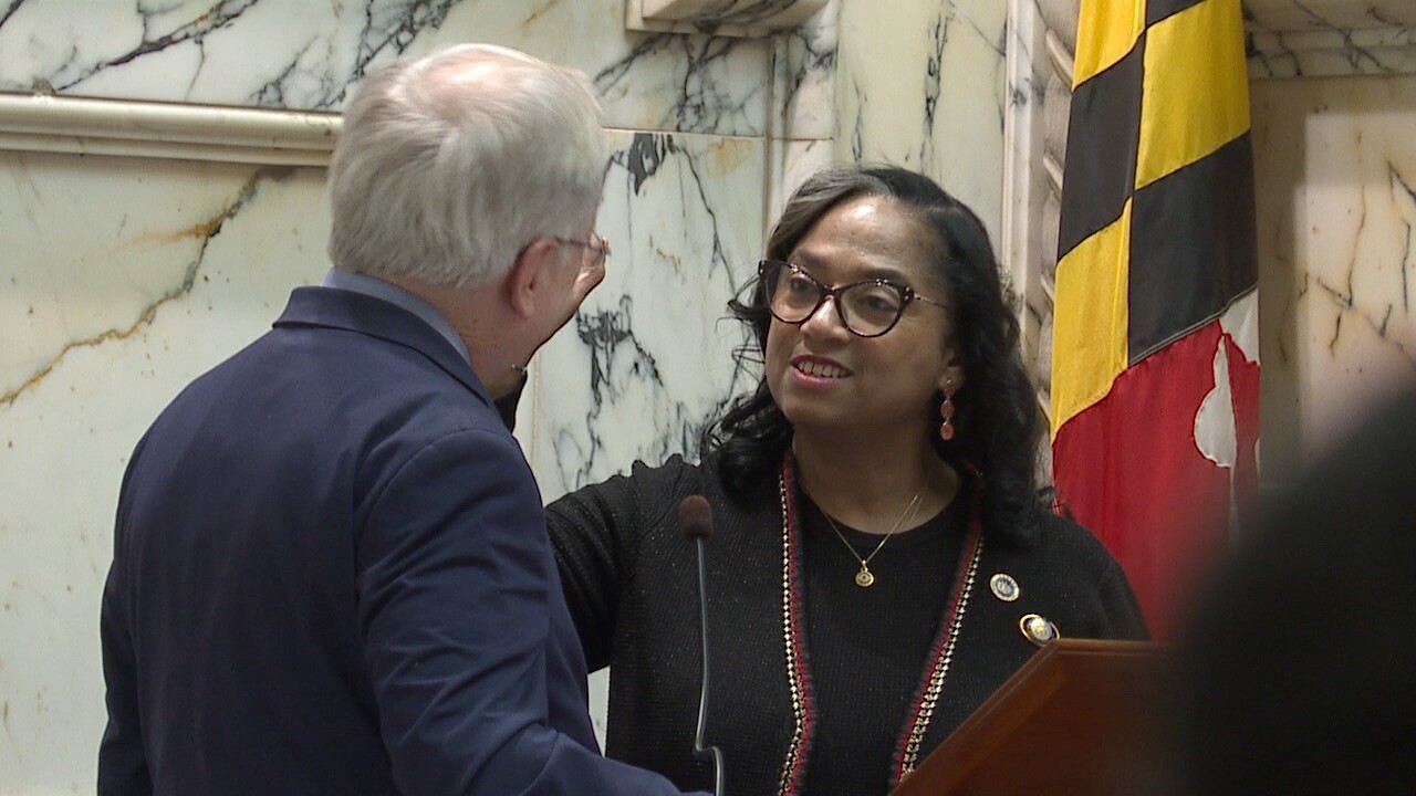 Peña-Melnyk swears in as Speaker of the House