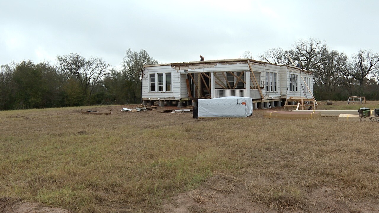 'The Humble House': Caldwell family takes on 1924 house renovation, gains thousands of followers