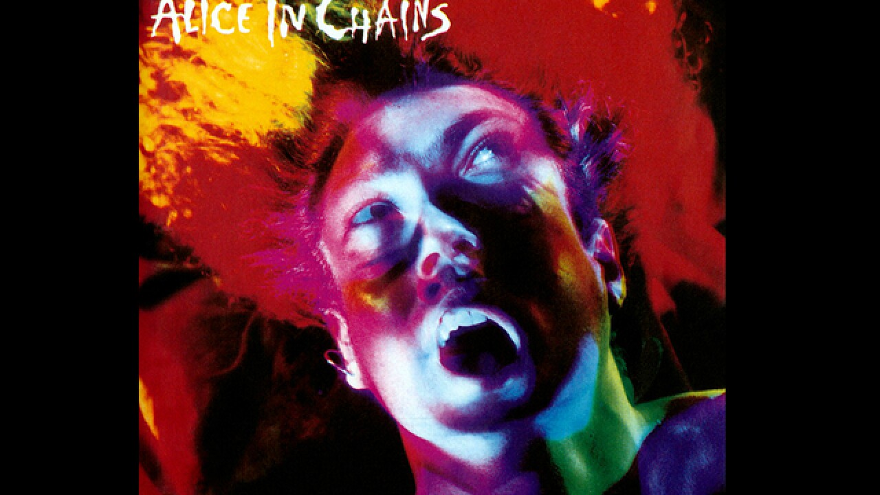 GALLERY: 18 albums that turn 25 this year