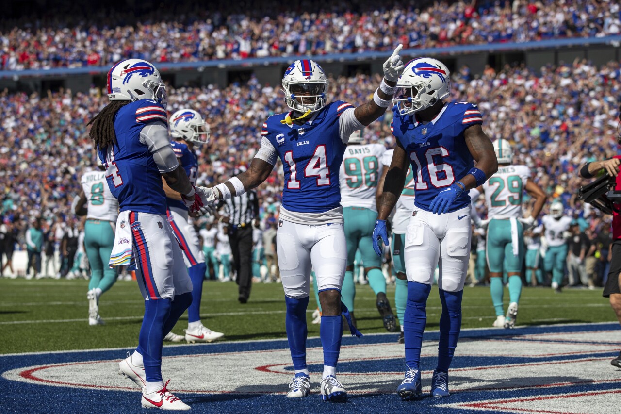 Buffalo Bills receiver Stefon Diggs celebrates 11-yard TD catch in second quarter vs. Miami Dolphins, Oct. 1, 2023