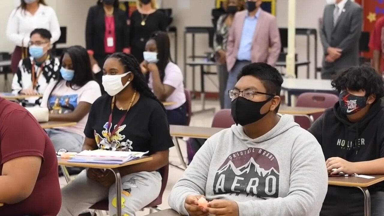 Palm Beach County students wear face masks in school during the 2021_22 academic year.jpg