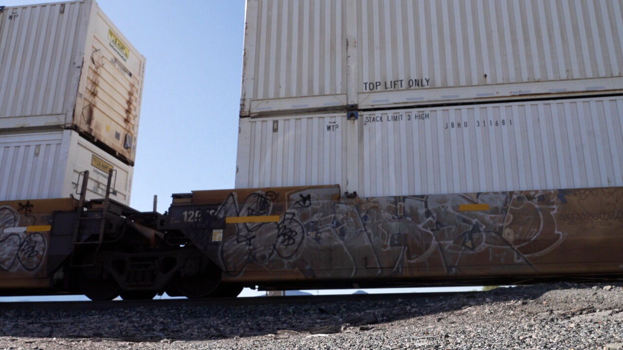 TRAIN 2.jpg