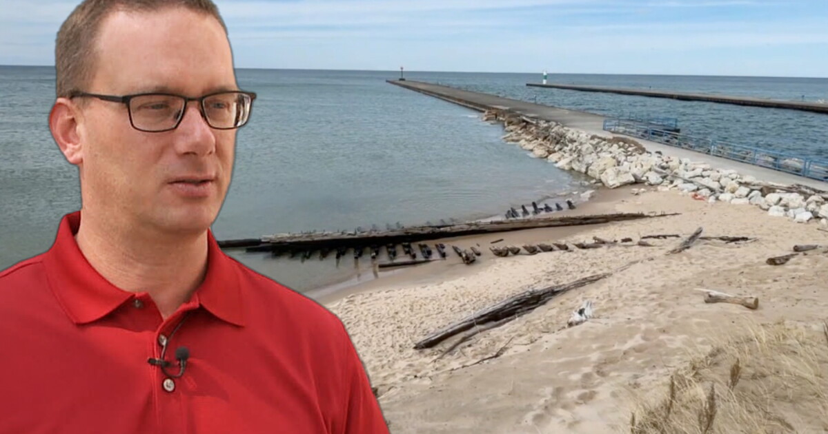 Off-duty Paw Paw Police Lieutenant helps rescue young boys from Lake Michigan - Vimarsana News