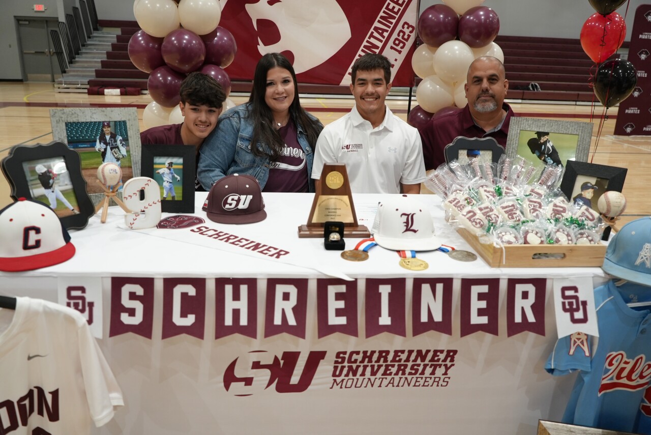 Jacob Gonzales signed to play baseball