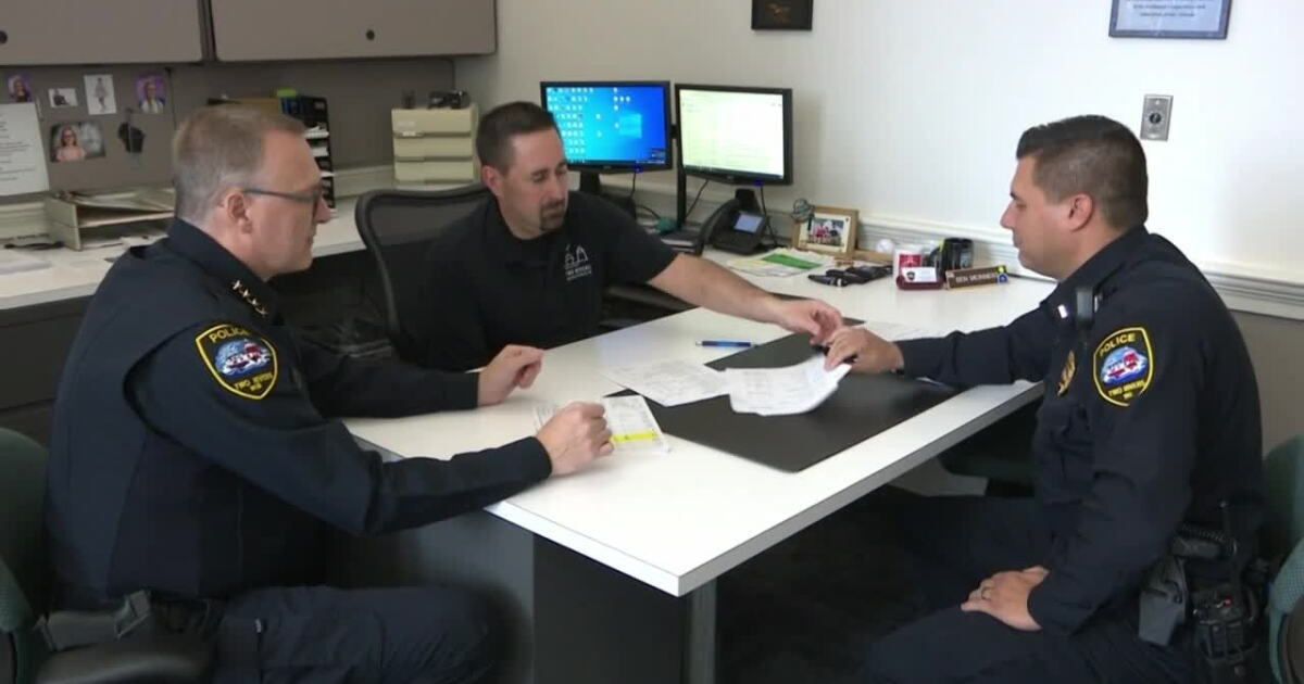 Two Rivers Police Two Rivers police chief discusses retirement; assistant chief to take over