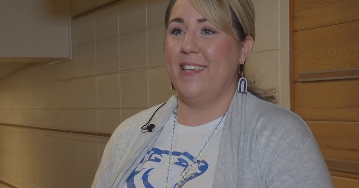 Poly Drive Elementary teacher wins 'One Class at a Time' award - Vimarsana News
