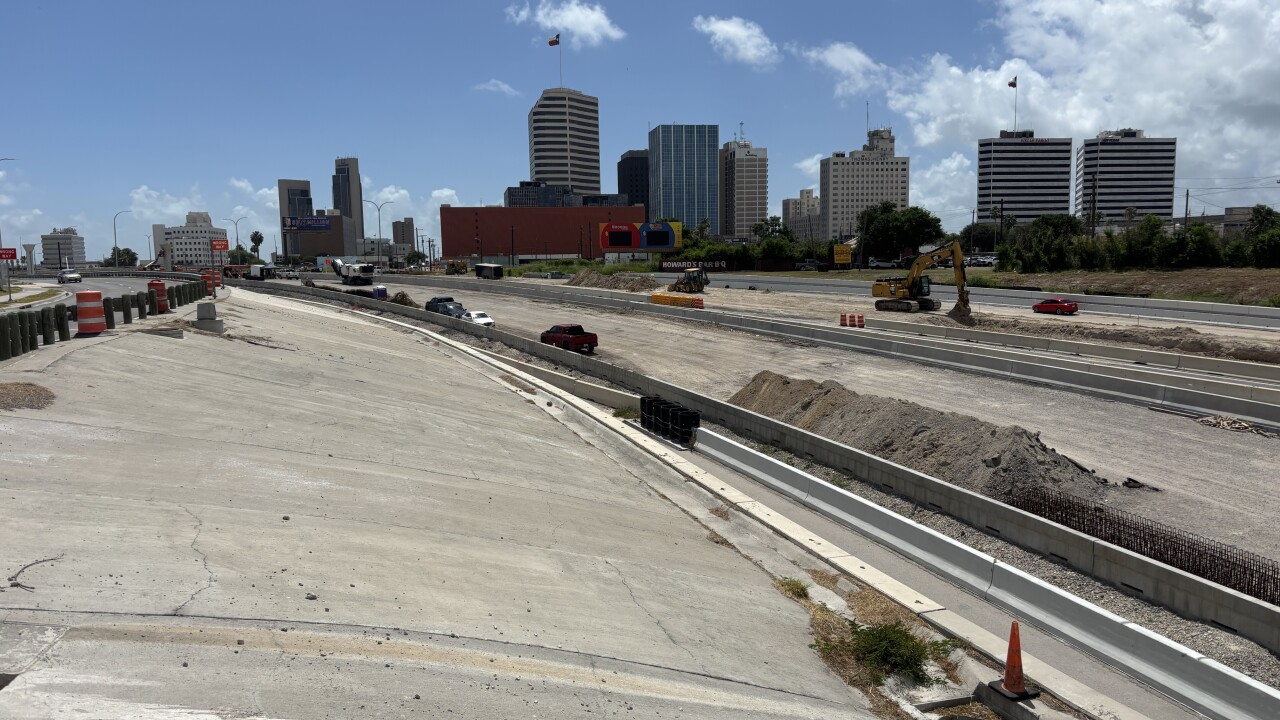 IH 37 southbound closing