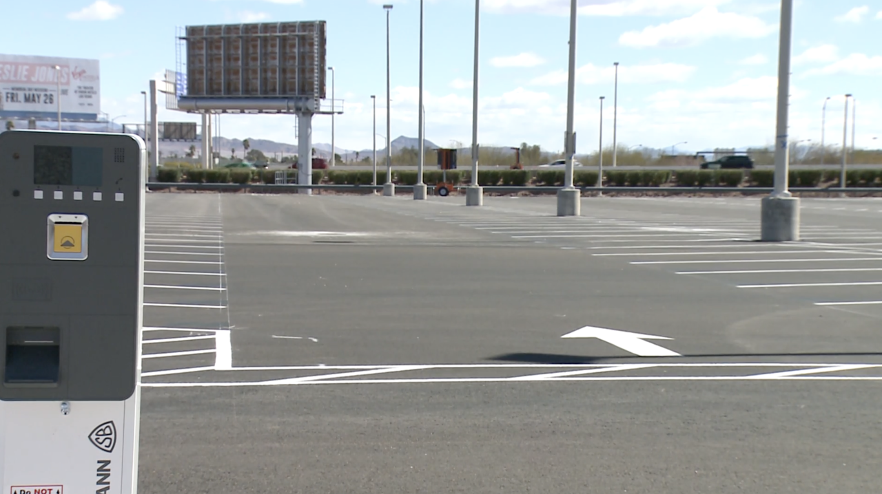 New economy lot at LAS airport 