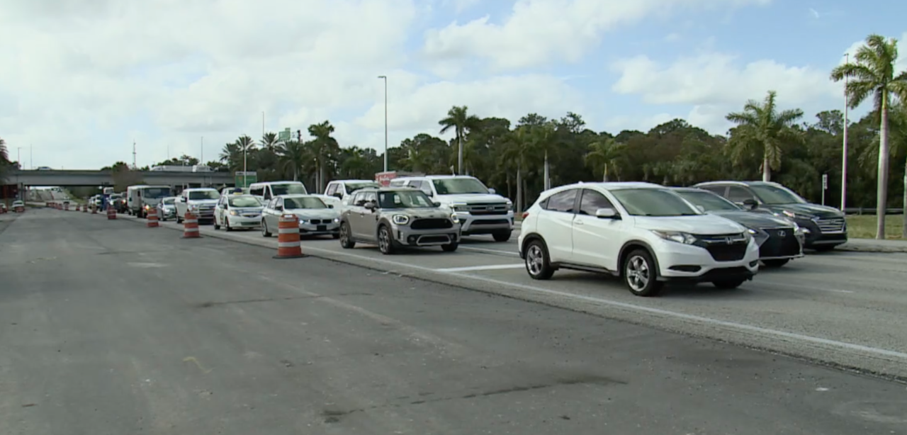Traffic light Indiantown Road Jupiter Nov 14 2024.png