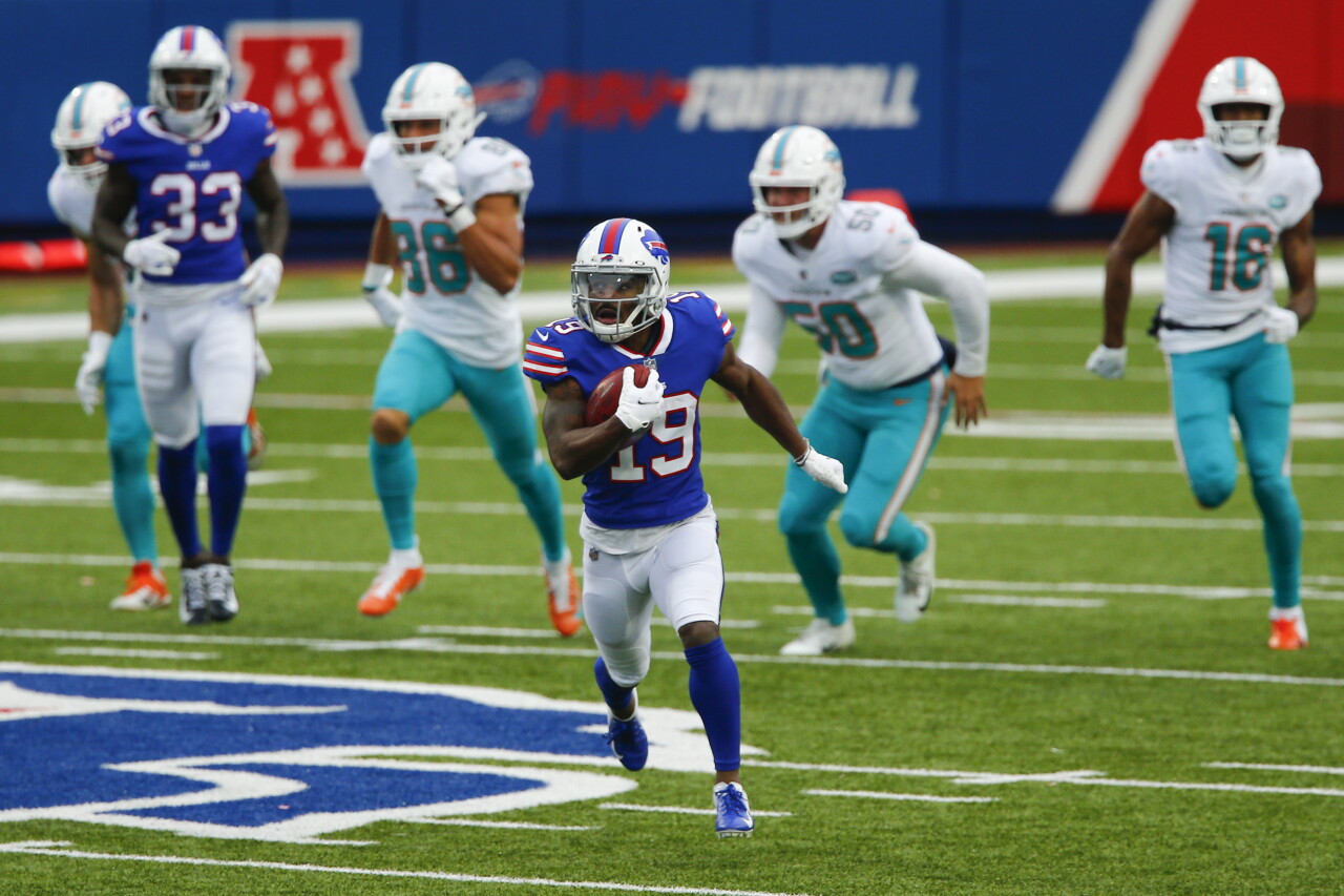 Buffalo Bills receiver Isaiah McKenzie scores TD vs. Miami Dolphins in January 2021