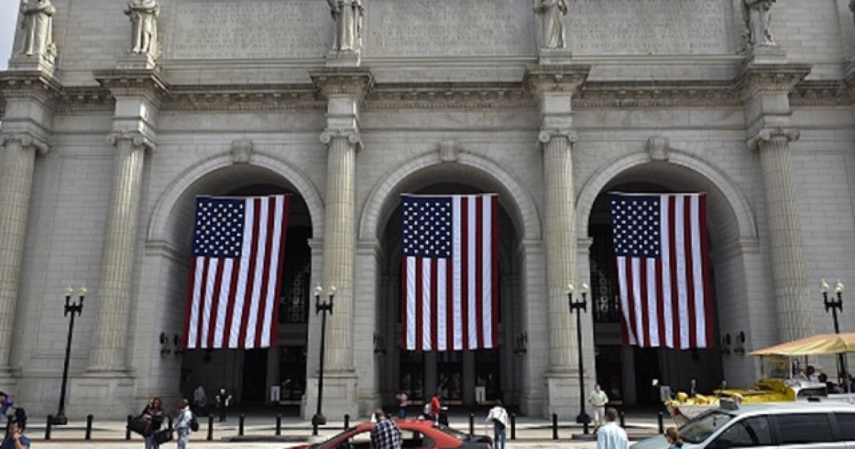 Union Station Riots DC's Union Station evacuated due to bomb threat