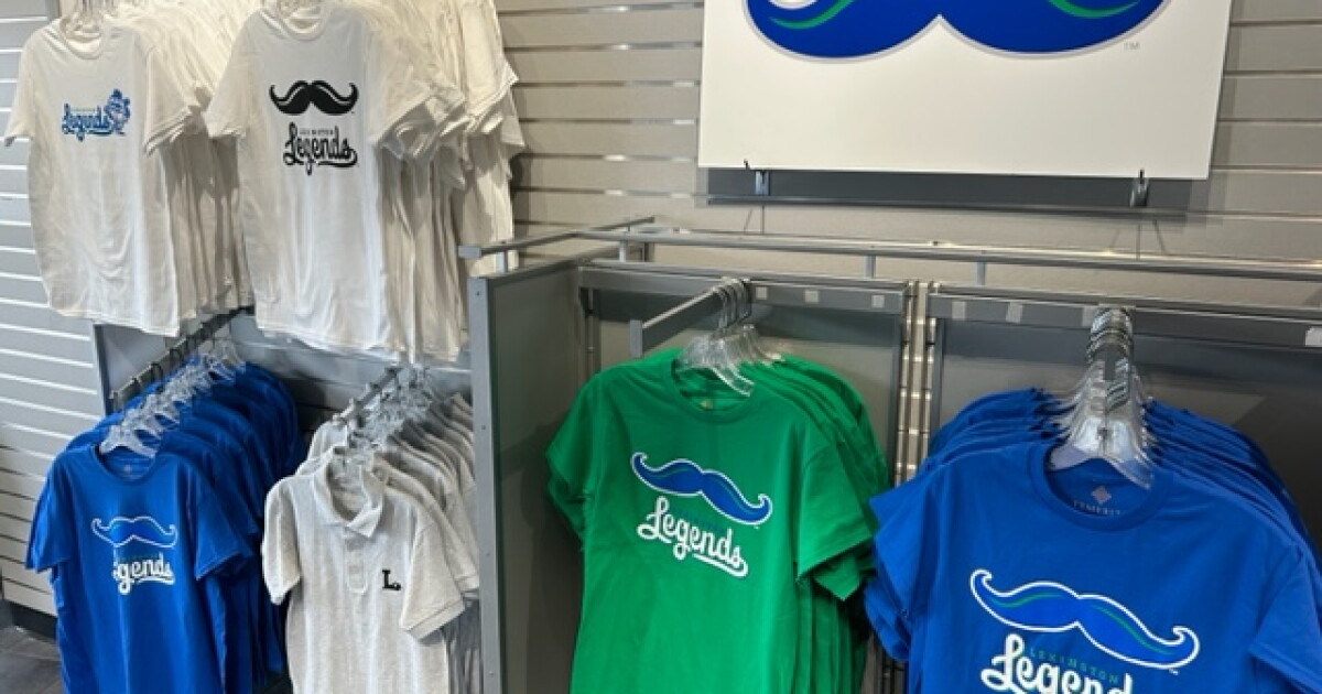 The Legend continues: Fans hit team store to grab new/old merchandise - Vimarsana News
