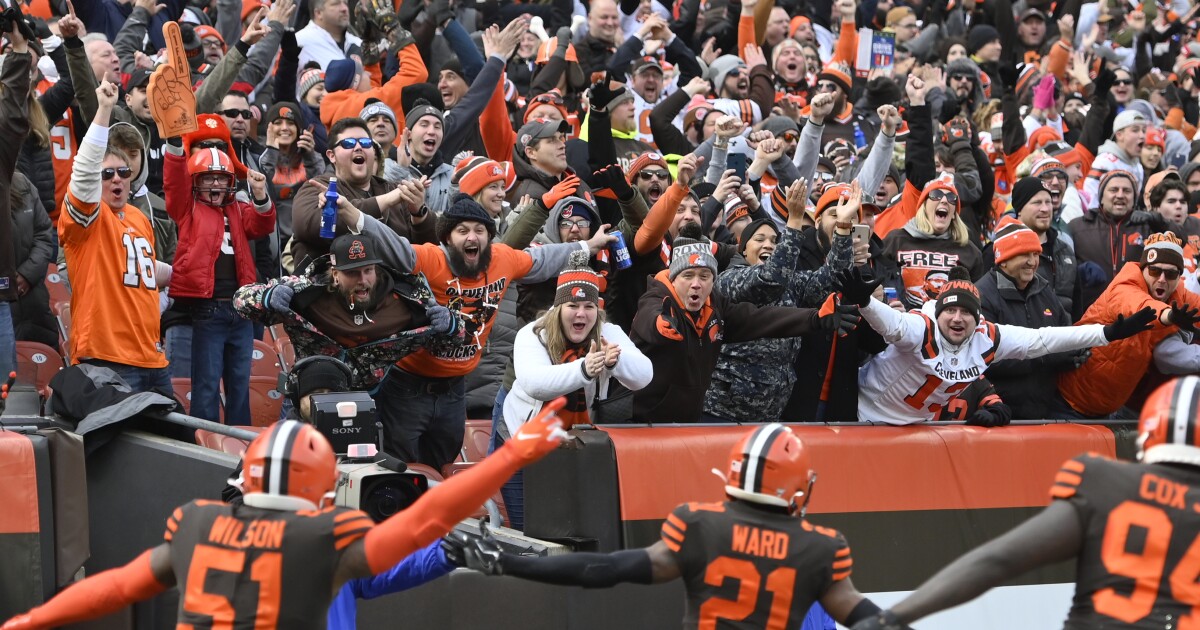 Who will the Cleveland Browns be playing this year?