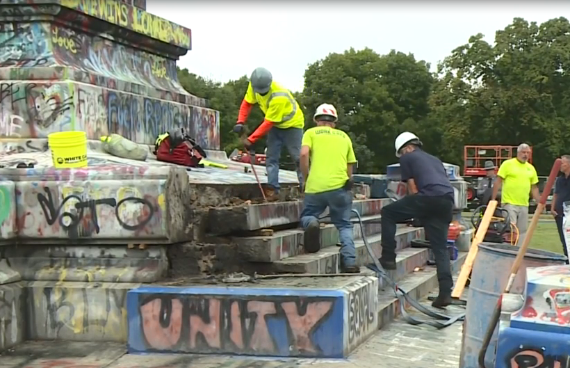 Crews Dig for Lee Monument Time Capsule.png