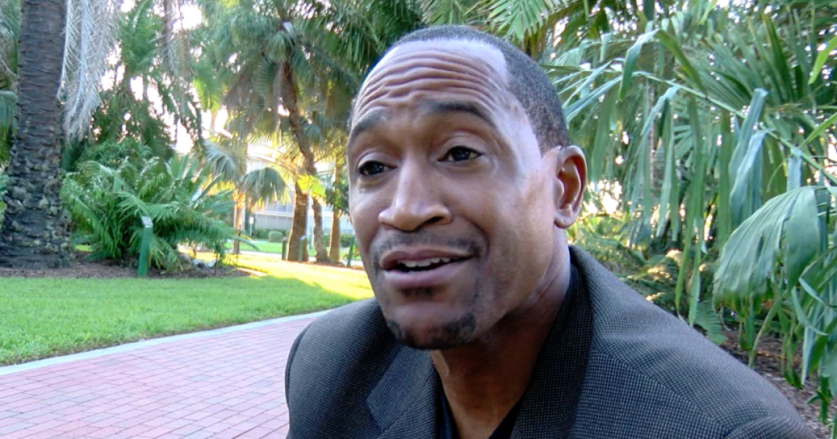 Former college hoops star shares 'life lessons' with athletes