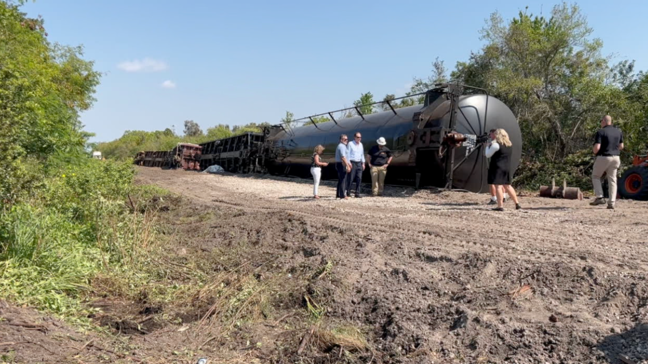 Local leaders tour Manatee County train derailment site