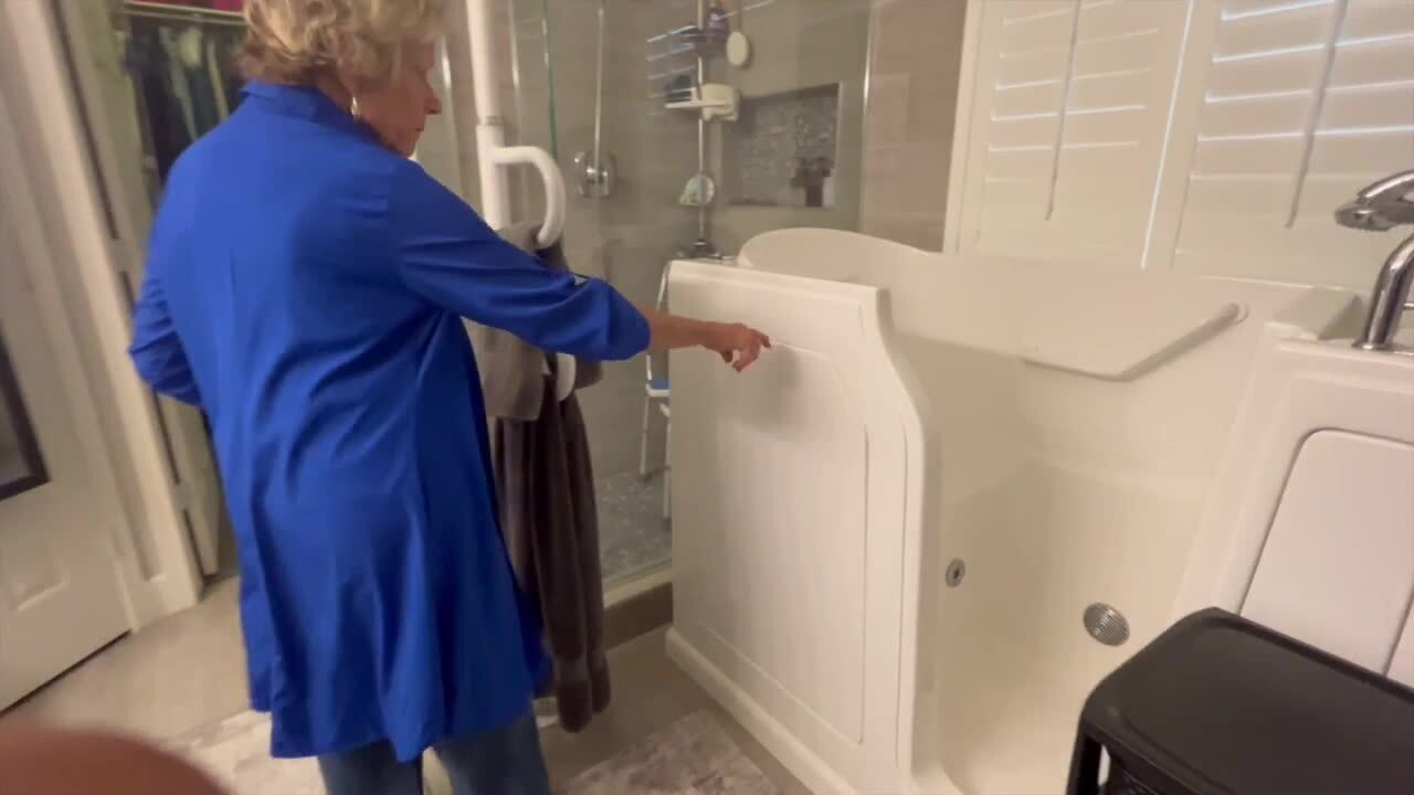WALK IN TUB