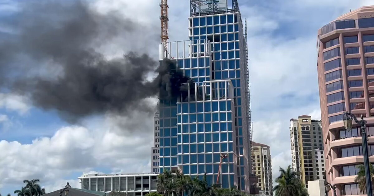 High-rise under construction in West Palm Beach catches fire - Vimarsana News