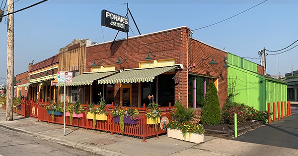 Longtime Ponak’s general manager acquires the Mexican restaurant