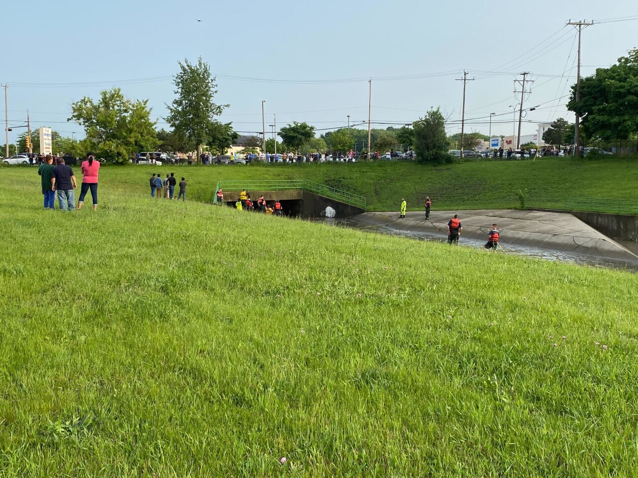 Milwaukee Dive Response to storm drain