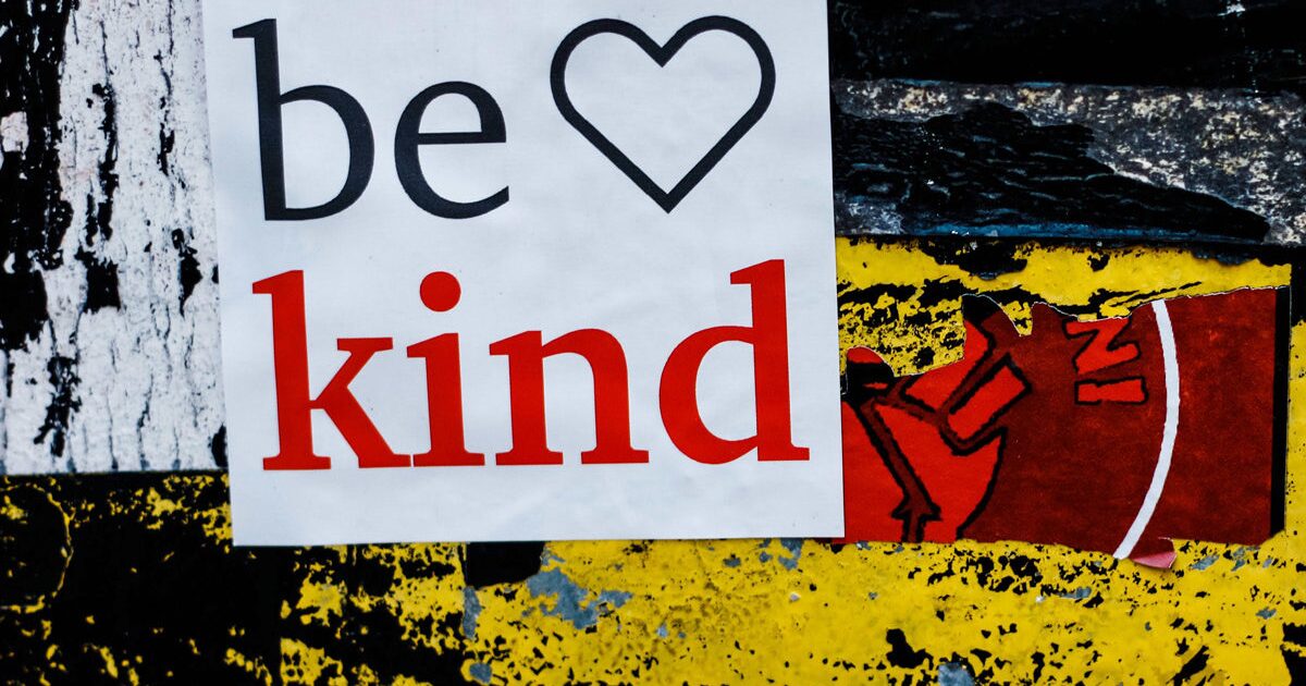 5 Ways To Celebrate World Kindness Day 5-ways-to-celebrate-world-kindness-day
