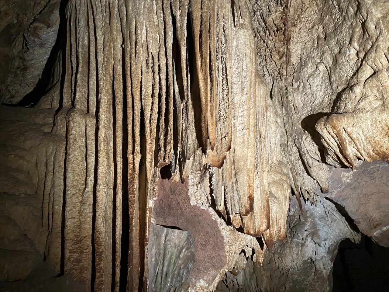 Colossal Cave curtain room.jpg