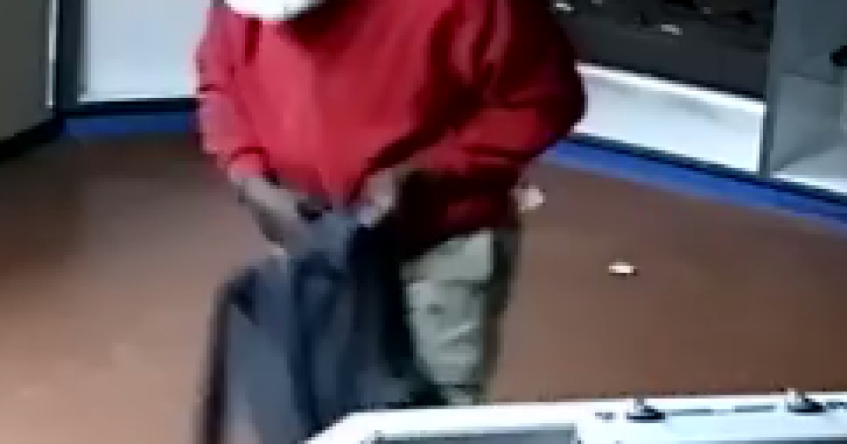 Man turns himself in after stealing 26 firearms from pawn shop