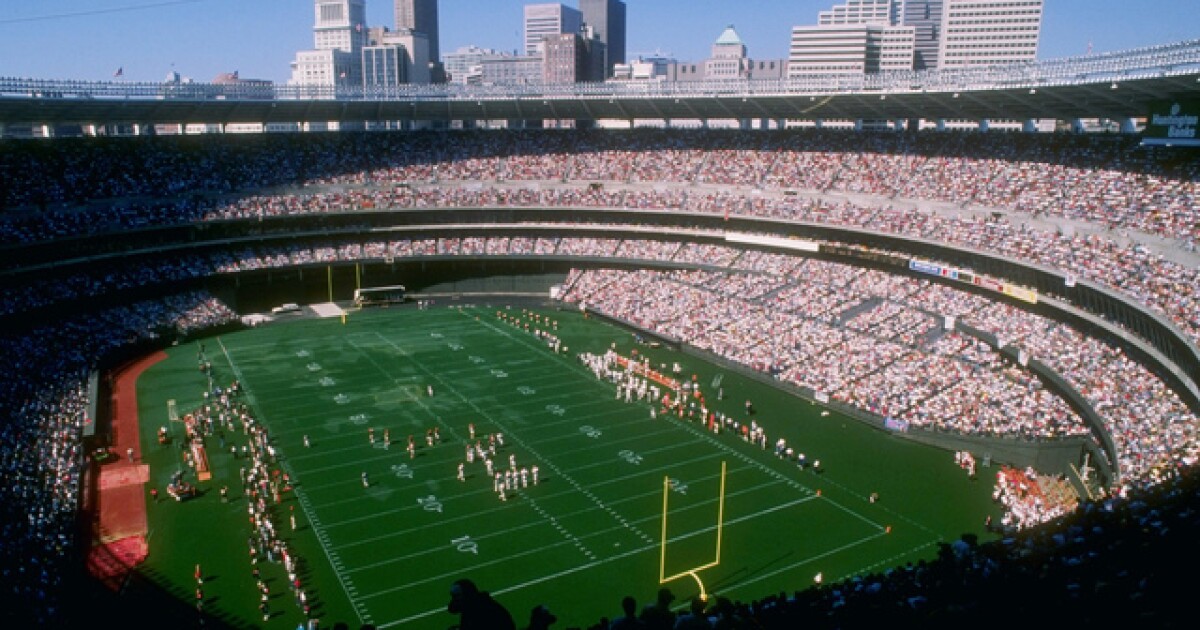 Sports Vault In The Early 90s Bengals Owner Mike Brown Won A Game Of Chicken And Got His Stadium
