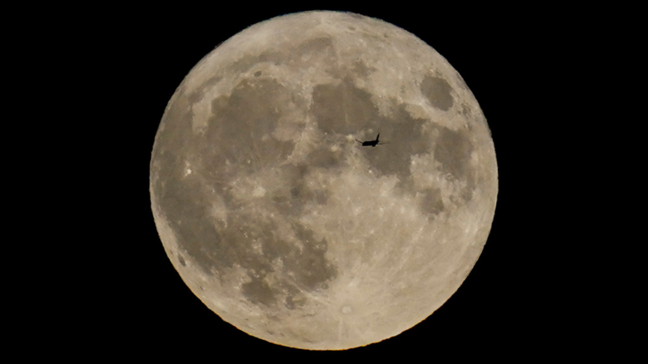 NASA announces ambitious plans for a space station on the moon NASA announces ambitious plans for a space station on the moon