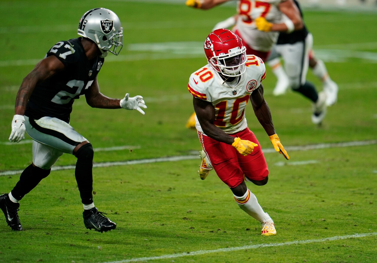 Kansas City Chiefs receiver Tyreek Hill runs route at Las Vegas Raiders in 2020