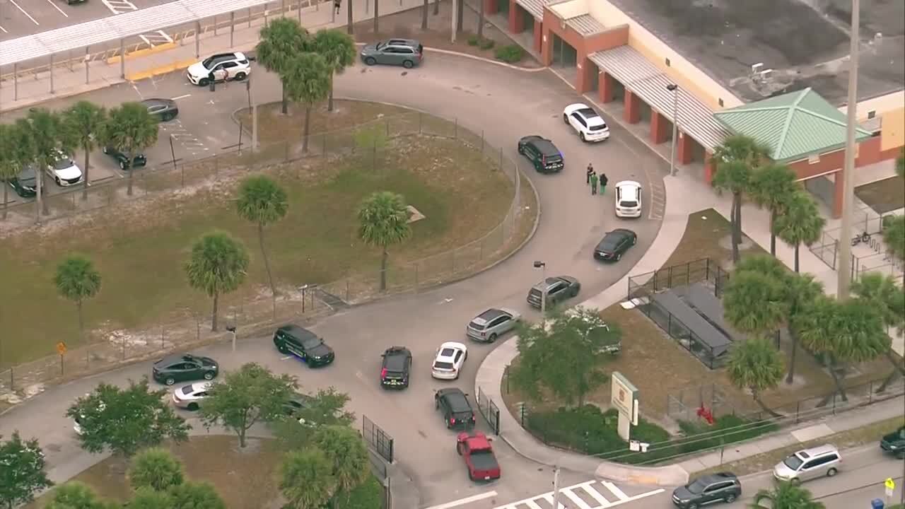 Suncoast Community High School parent pickup line after shooting, April 22, 2024