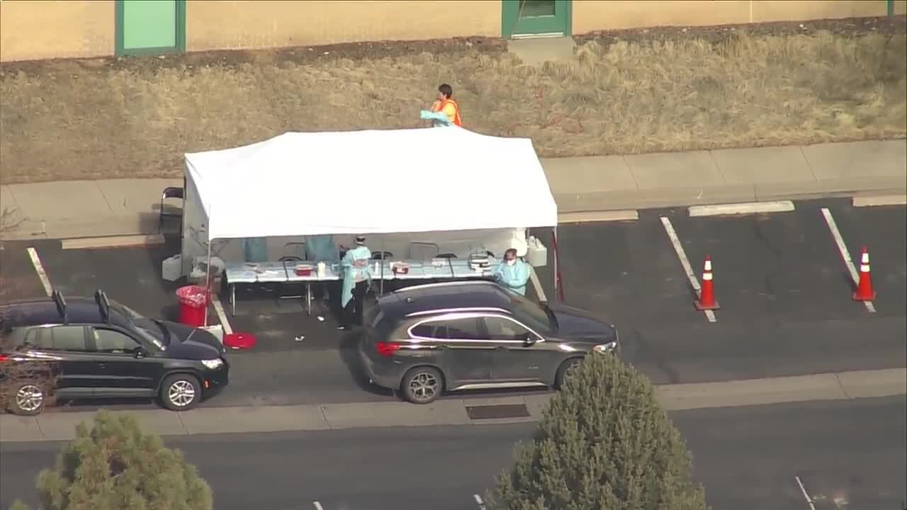 Colorado S First Drive Up Covid 19 Testing Facility Opens In Denver Is Free Of Charge