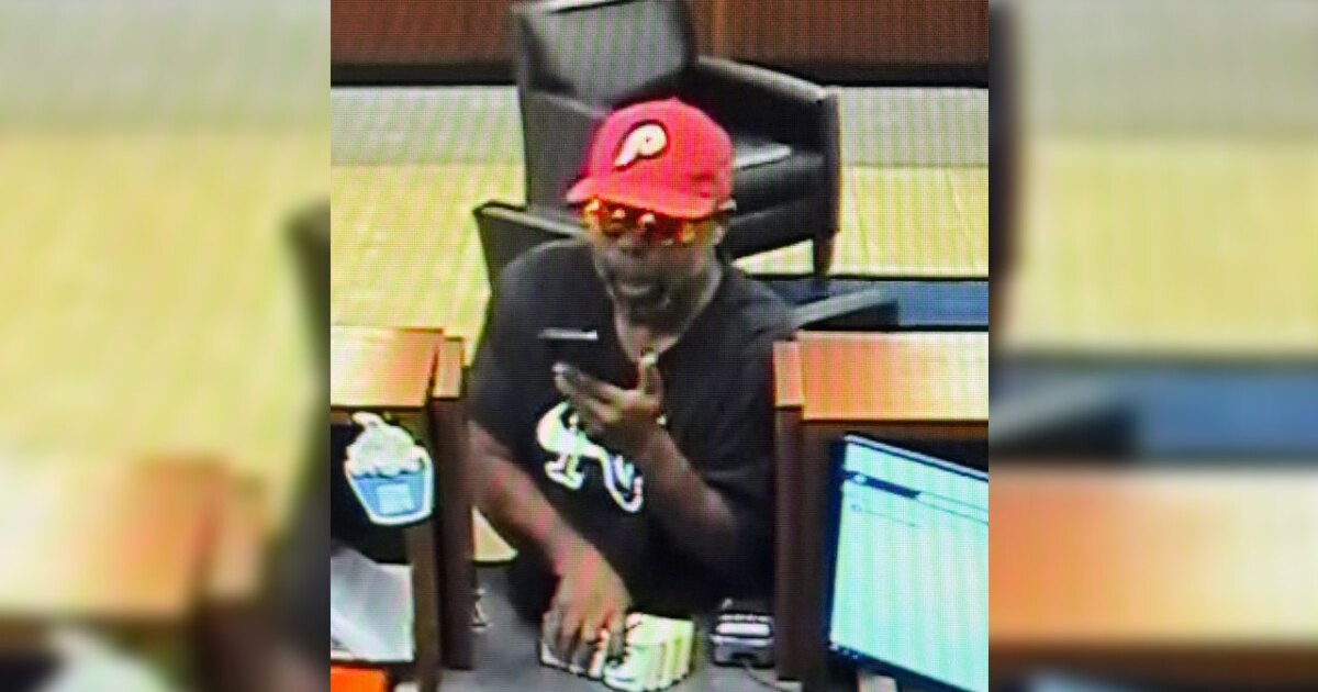 Suspect caught after allegedly stealing cash from Chase Bank in Jensen Beach