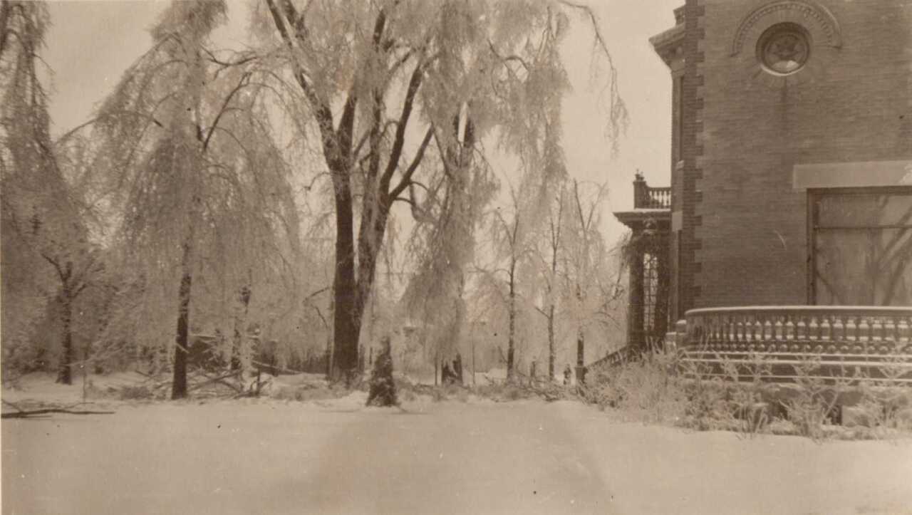 thumbnail_2007.72.65 Ice Storm of Nash Home on Michigan Avenue.jpg