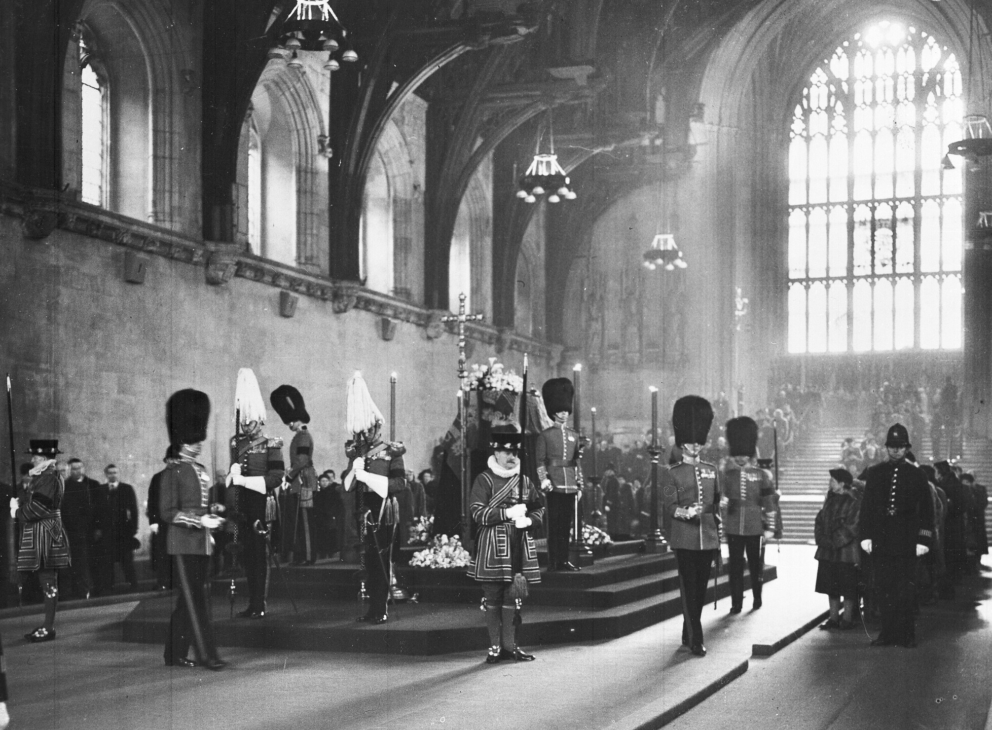 KING LYING IN STATE 1952