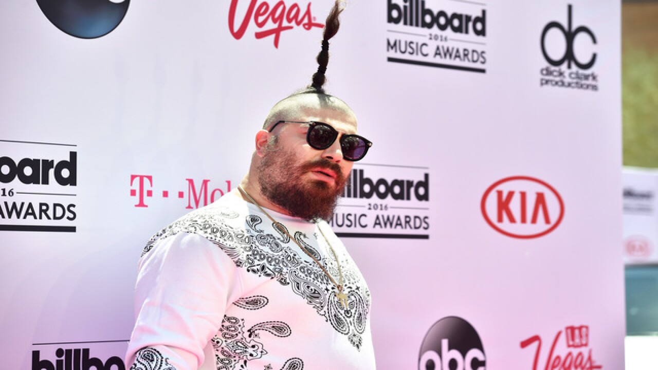 See best, worst looks from BBMA magenta carpet