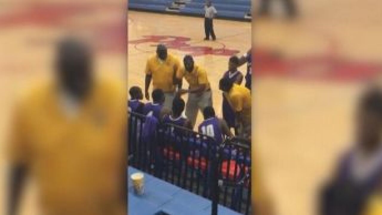 Video Mississippi Basketball Coach Uses Sign Language In Pep Talk To Deaf Team