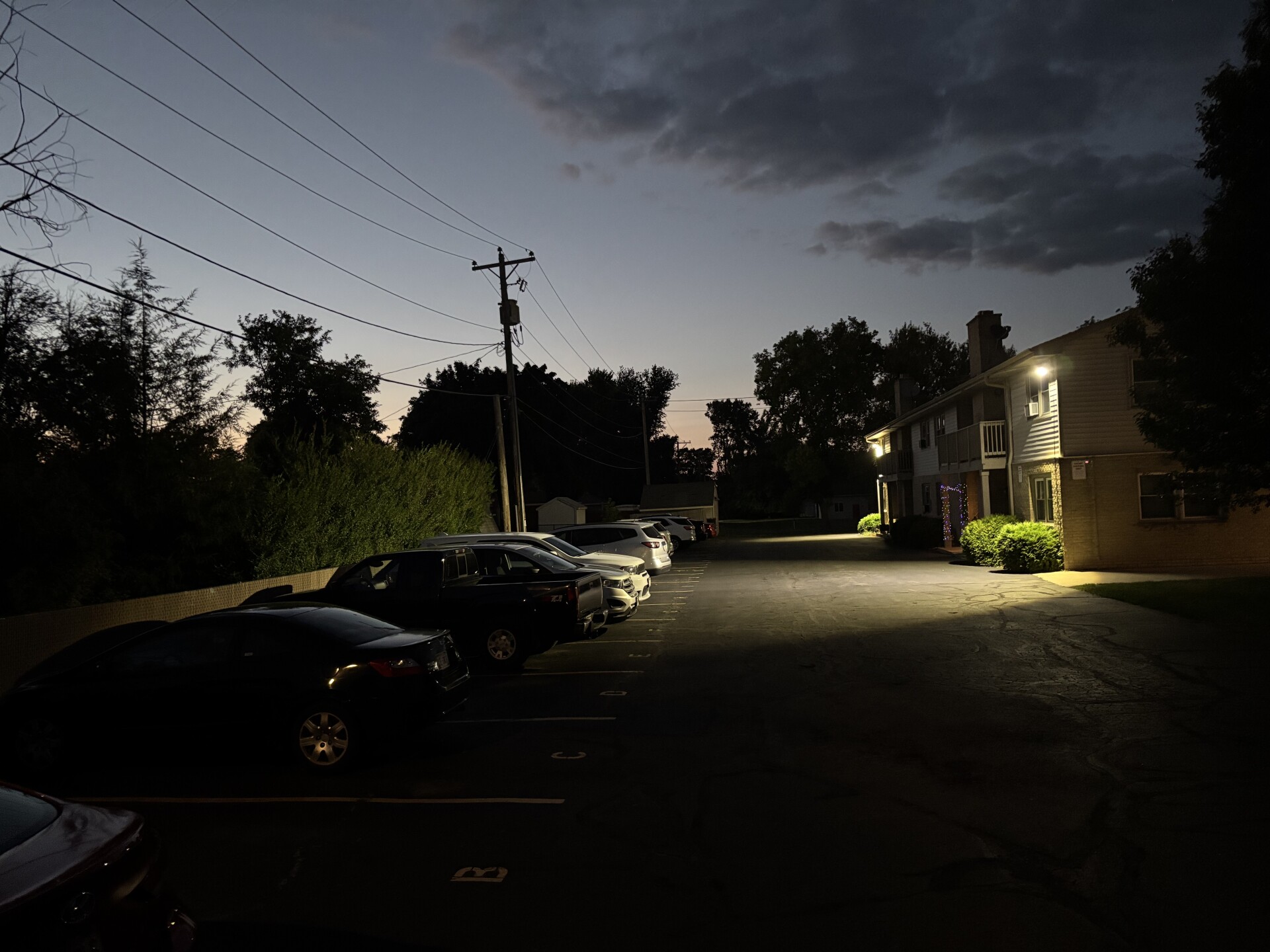 Hartford resident shares complaint about apartment complex light, saying it disrupts his daily life