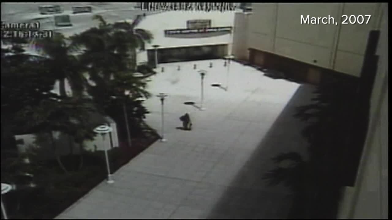 March 23, 2007 surveillance video of Randi Gorenberg leaving Town Center at Boca Raton