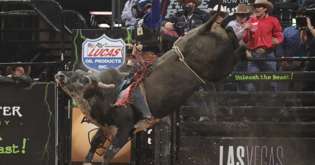 Title race tightens at PBR World Finals in Las Vegas
